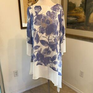 IC by Connie K Floral Lavender/White Women's Tunic/Dress Size Medium